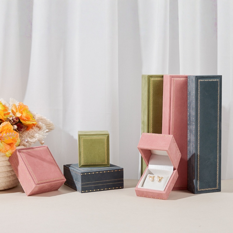 Bar Cart Gold - Luksusowe aksamitne pudełko na biżuterię ze